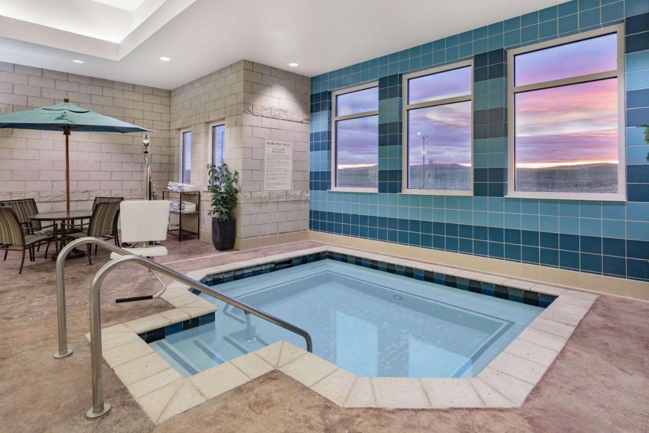 Hawthorn Extended Stay By Wyndham Dickinson Exterior foto